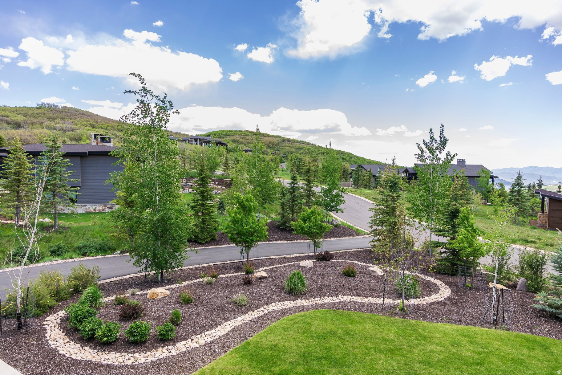 DEER VISTA - Residential