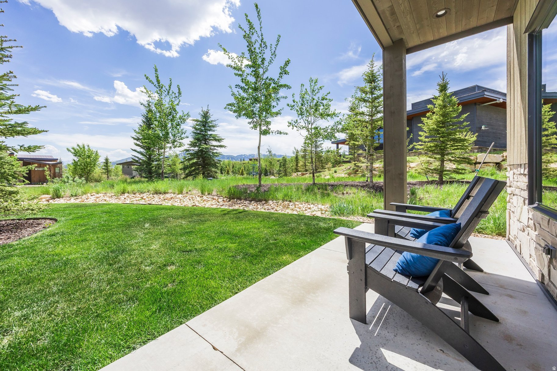 DEER VISTA - Residential