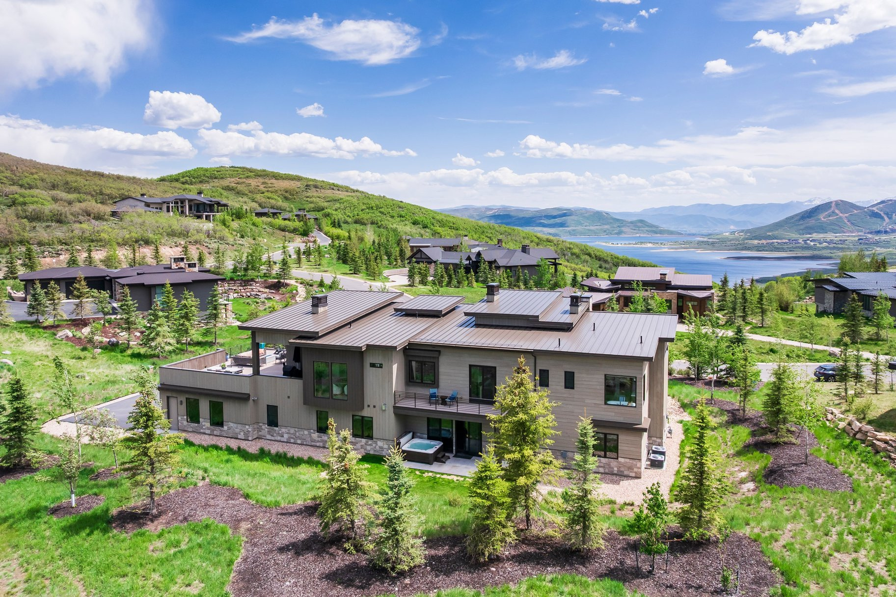 DEER VISTA - Residential