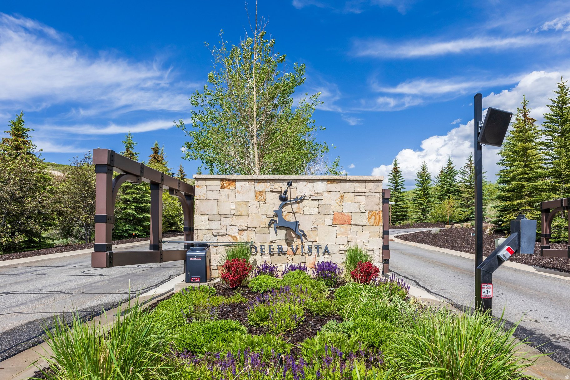DEER VISTA - Residential