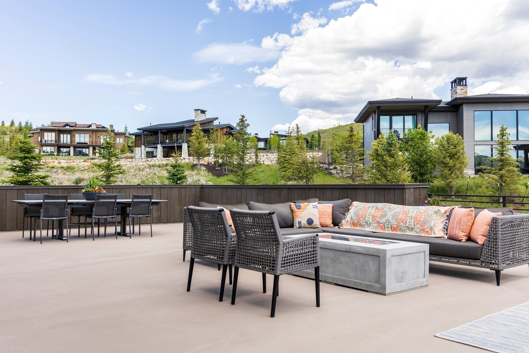 DEER VISTA - Residential