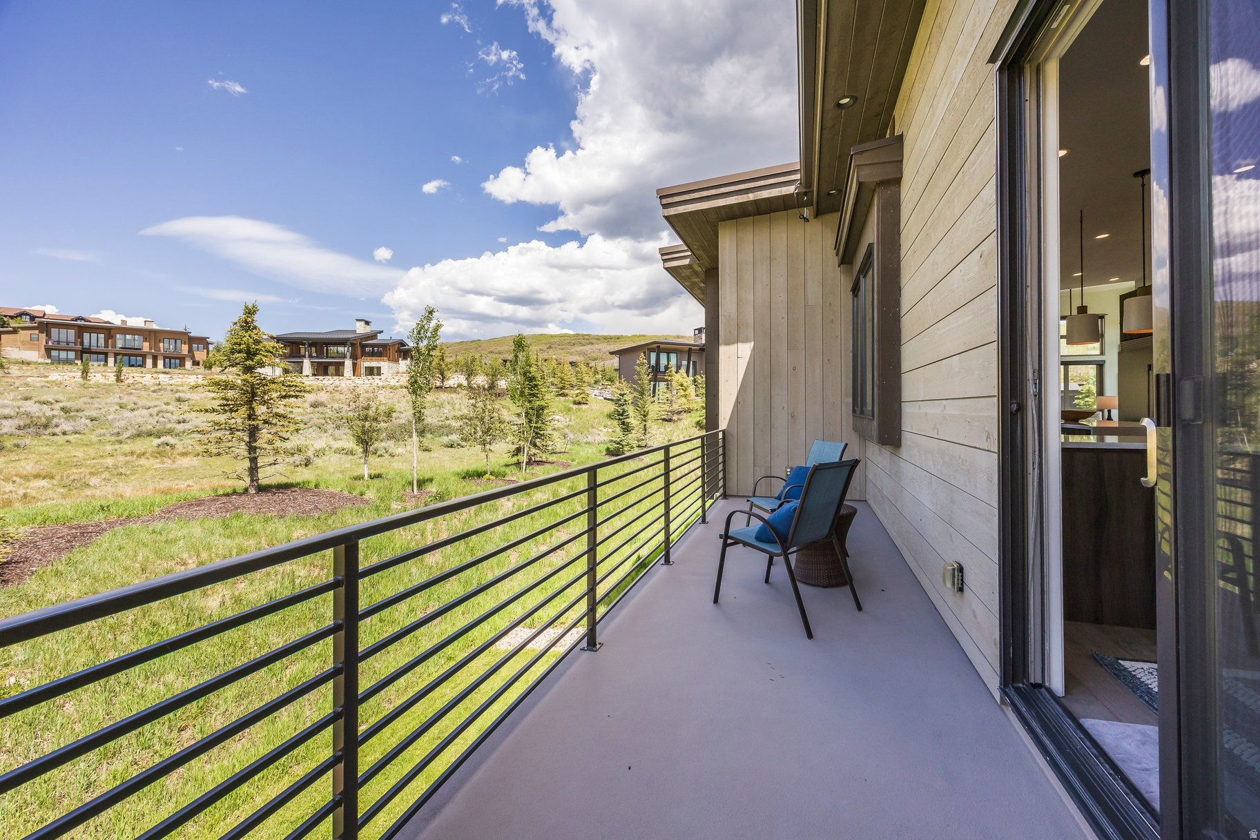 DEER VISTA - Residential