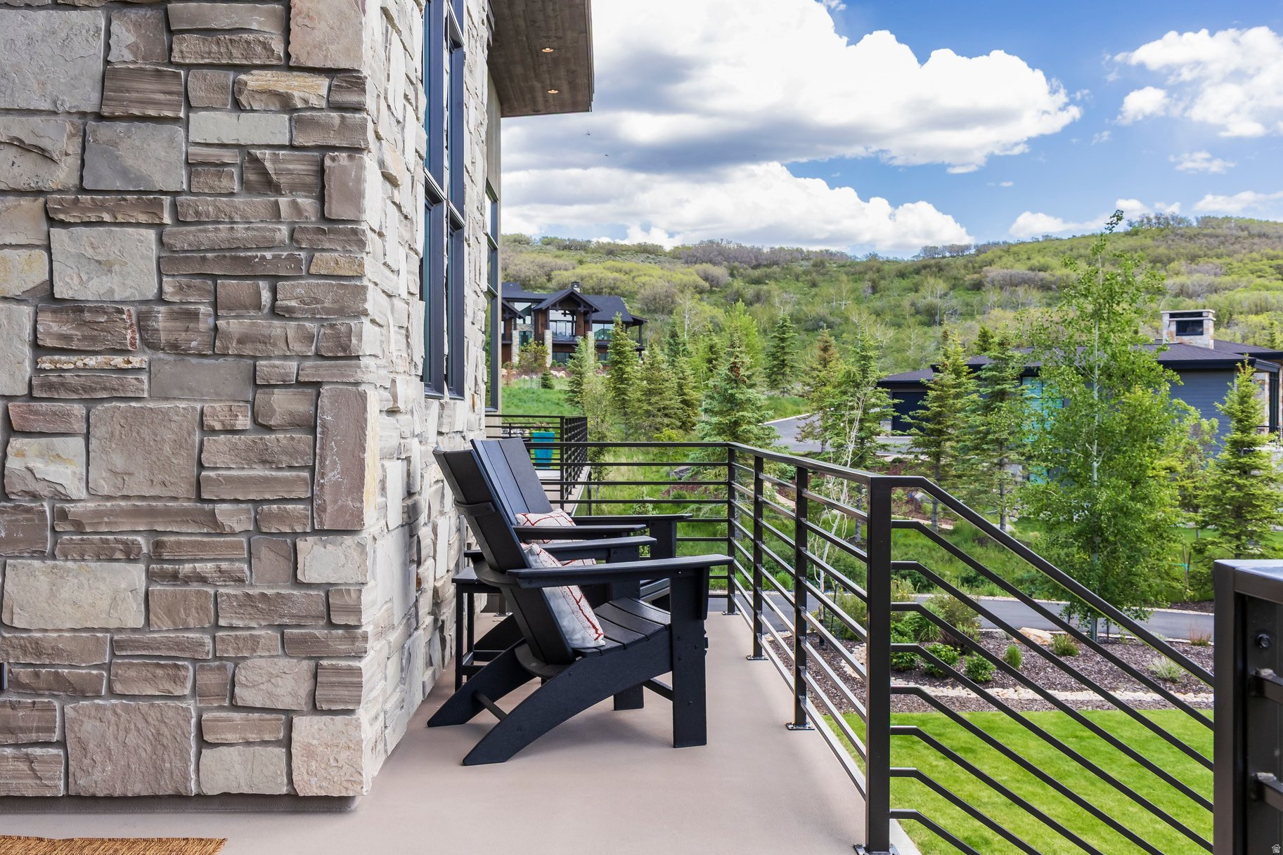 DEER VISTA - Residential