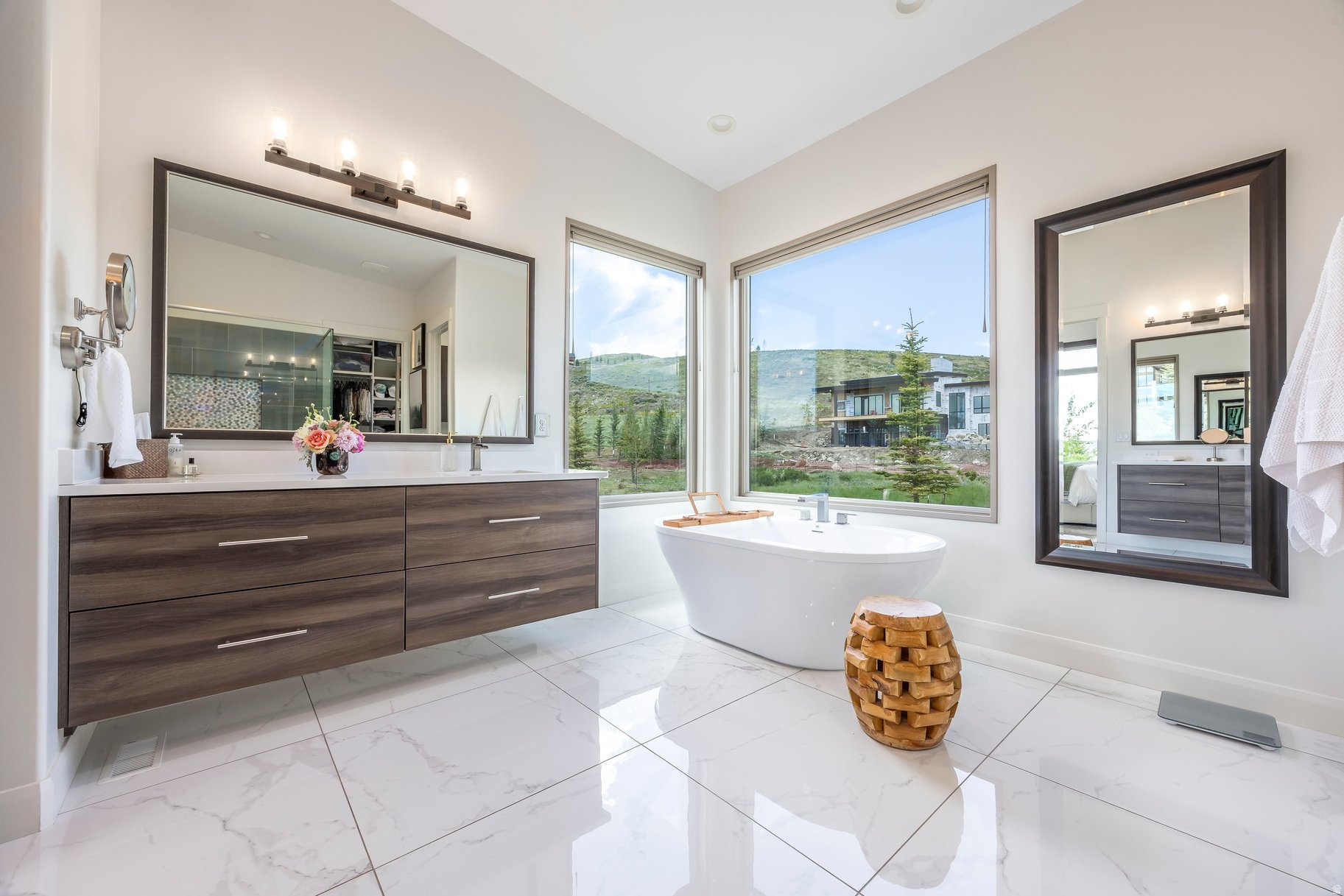 DEER VISTA - Residential