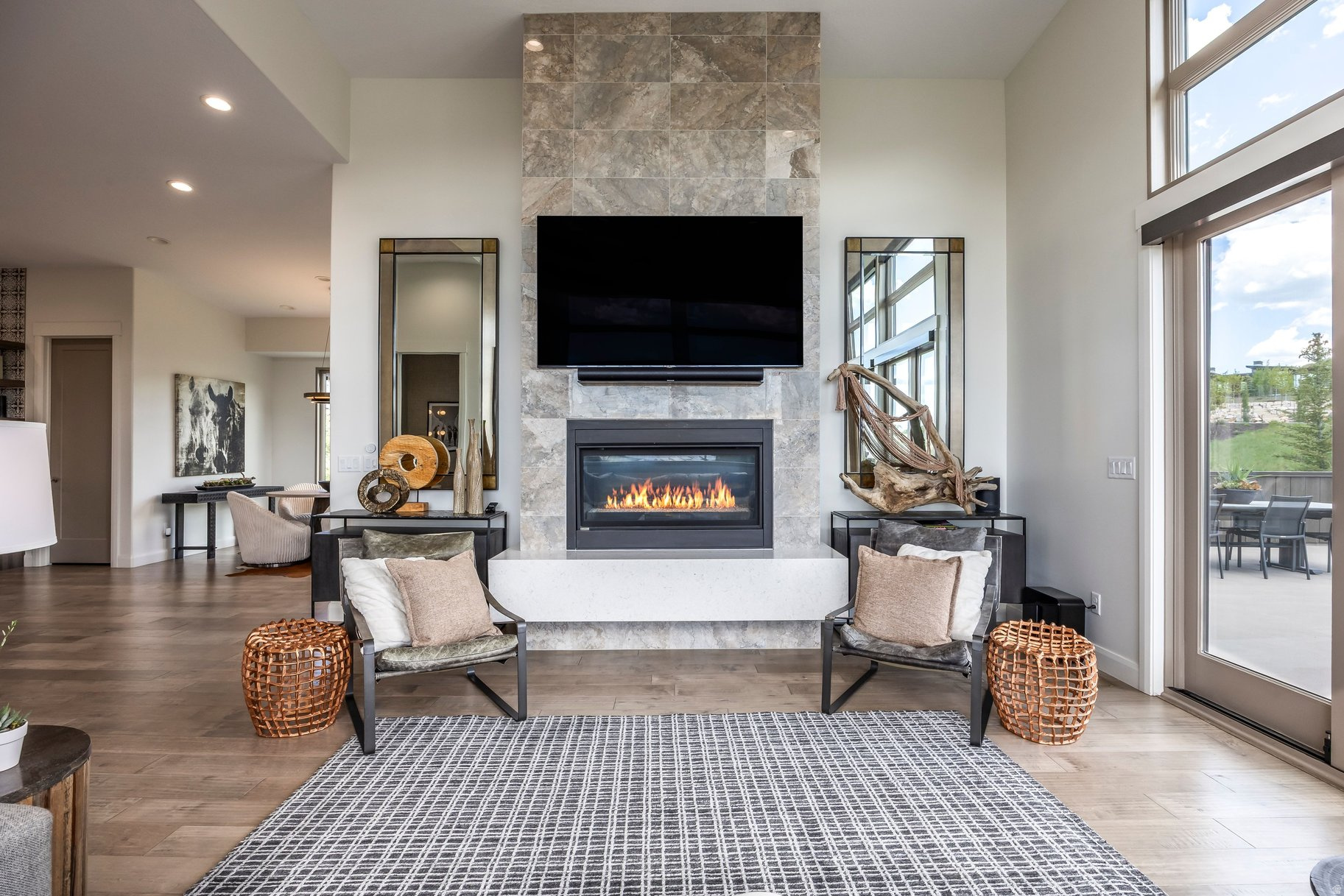 DEER VISTA - Residential