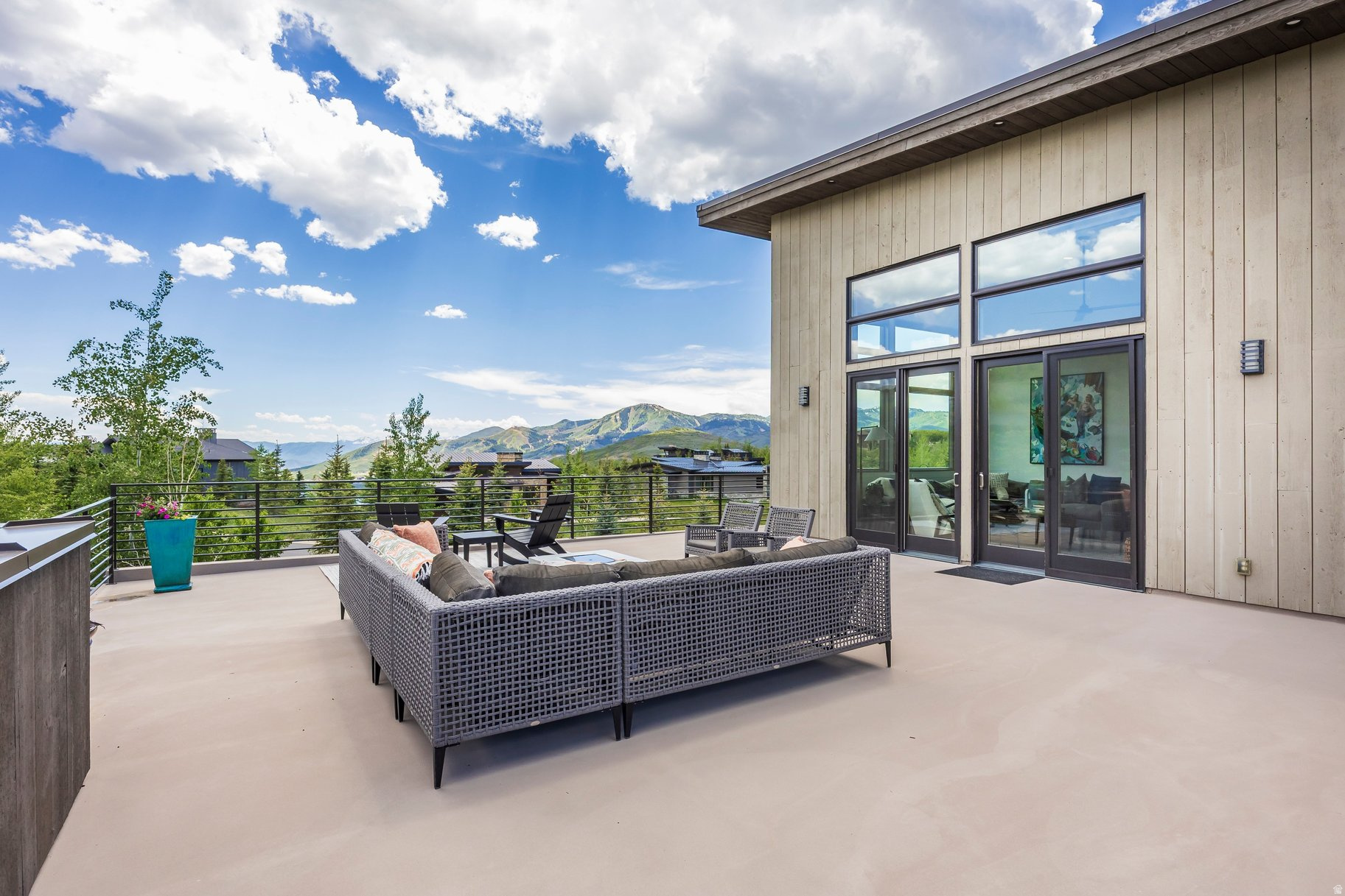 DEER VISTA - Residential