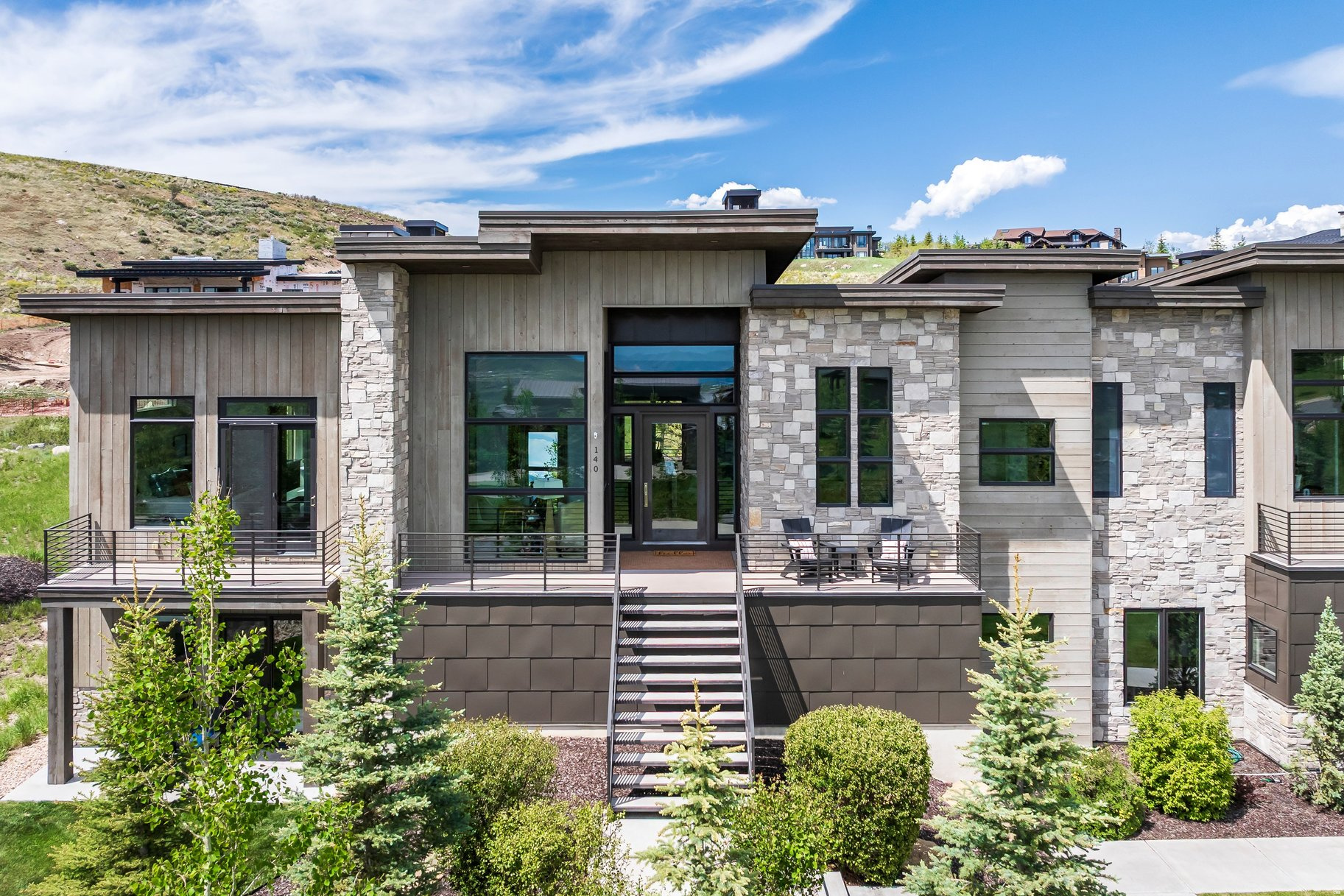 DEER VISTA - Residential