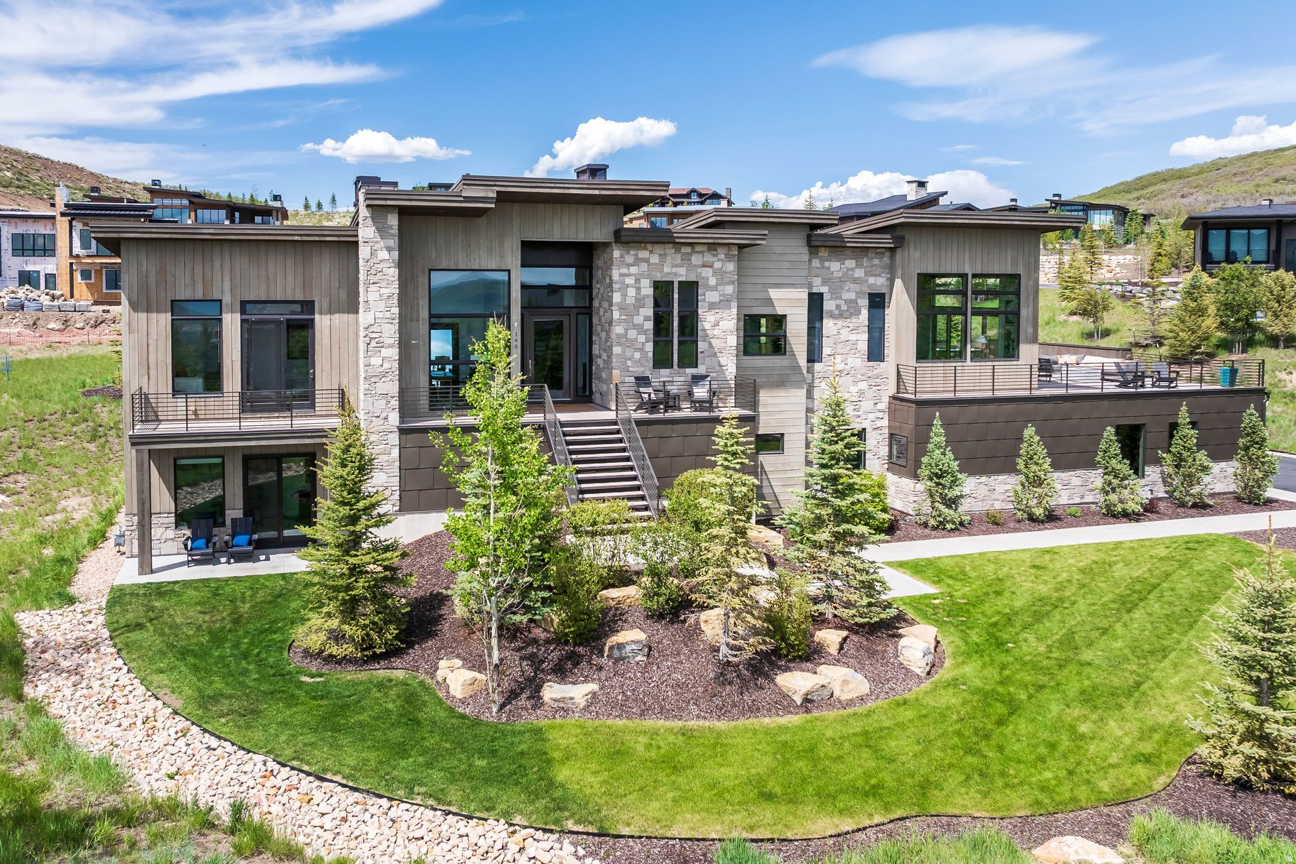 DEER VISTA - Residential