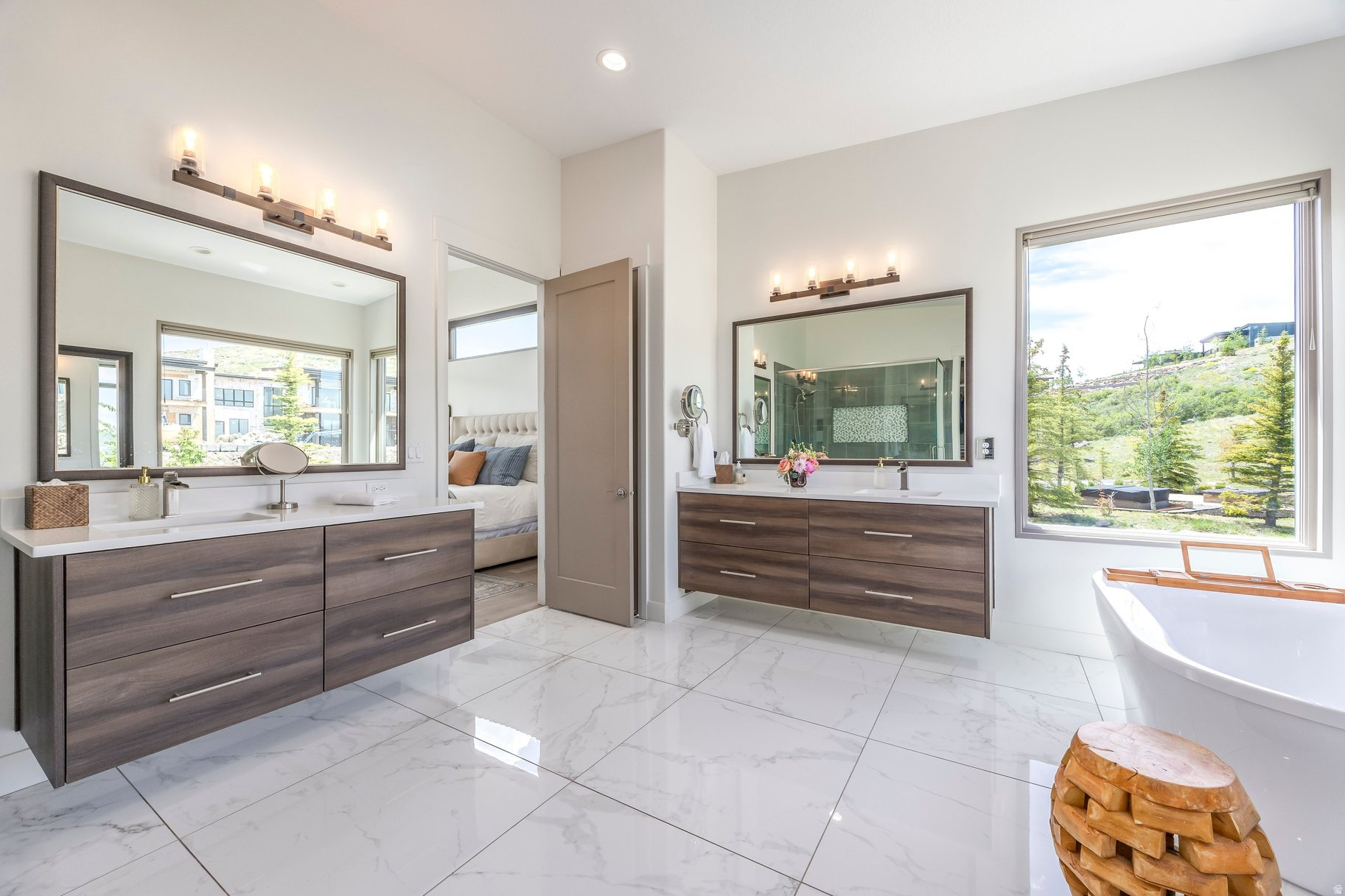 DEER VISTA - Residential