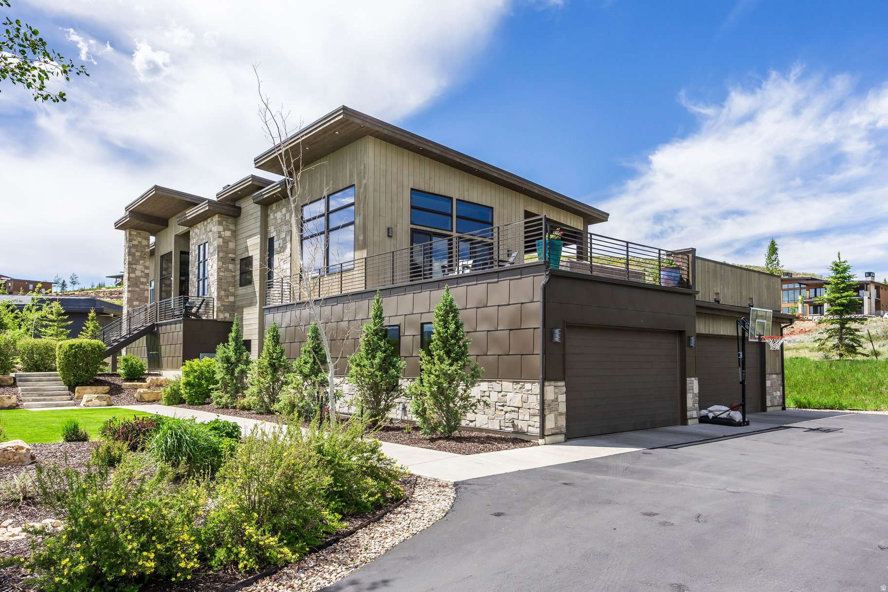 DEER VISTA - Residential