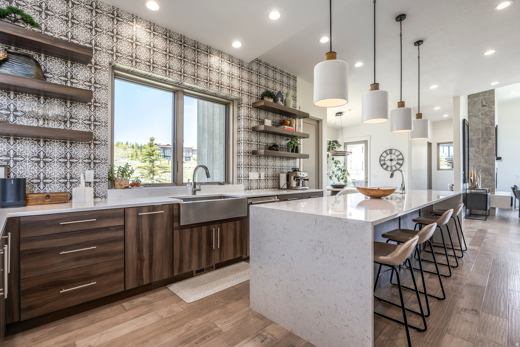 DEER VISTA - Residential