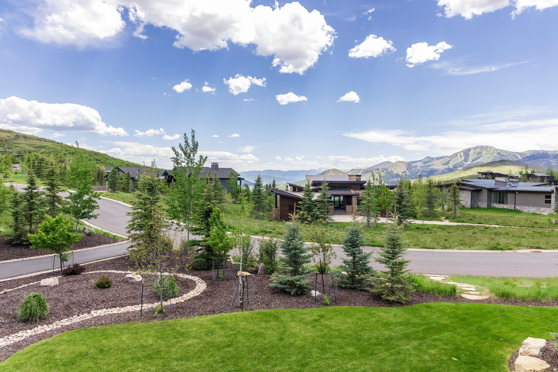 DEER VISTA - Residential