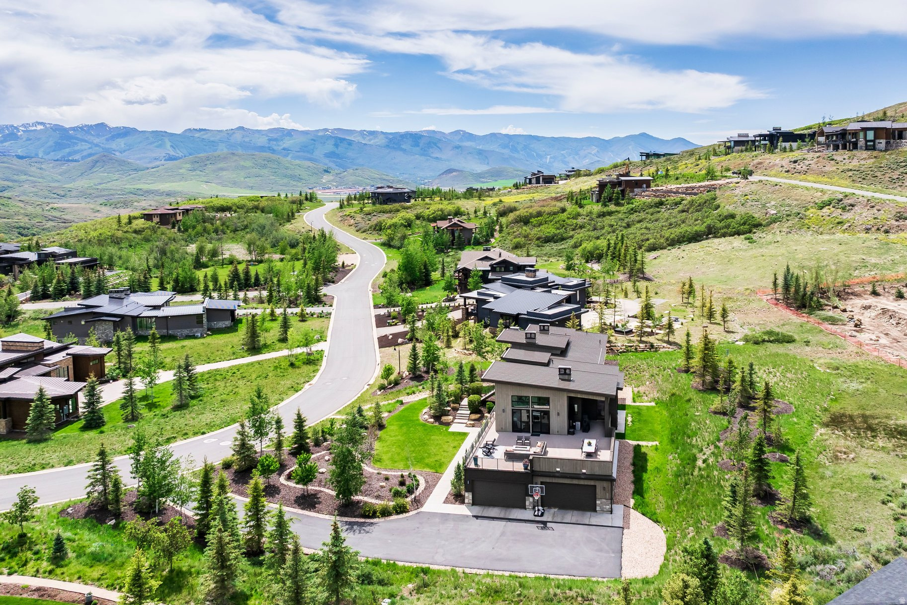 DEER VISTA - Residential