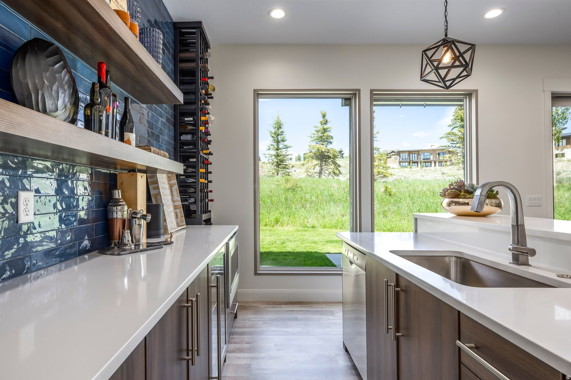 DEER VISTA - Residential