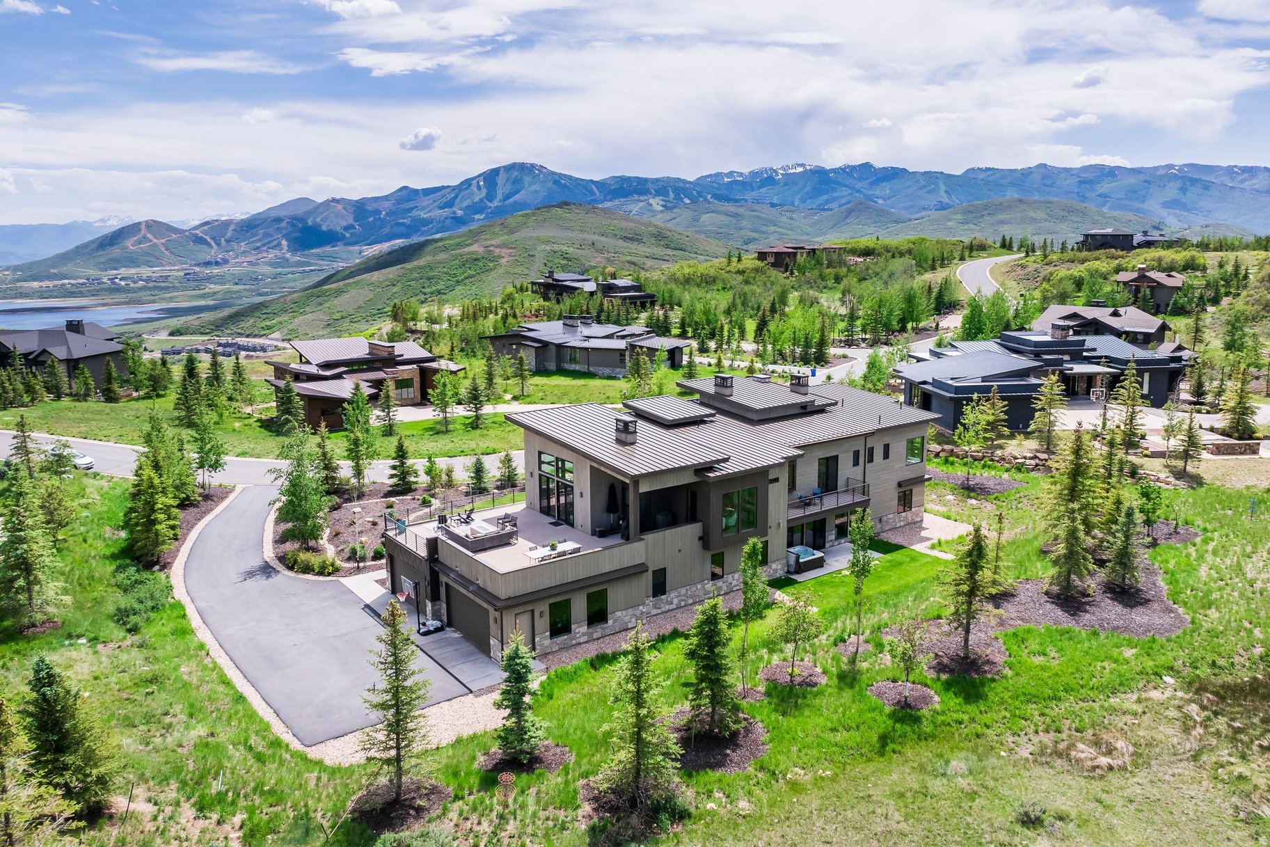 DEER VISTA - Residential