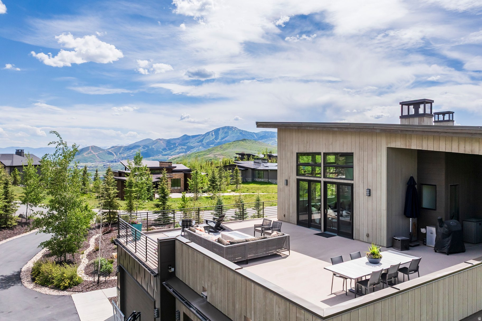 DEER VISTA - Residential