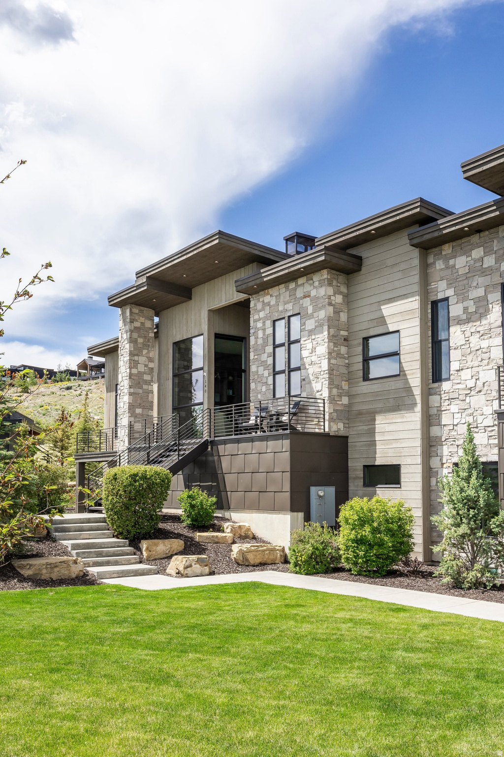 DEER VISTA - Residential