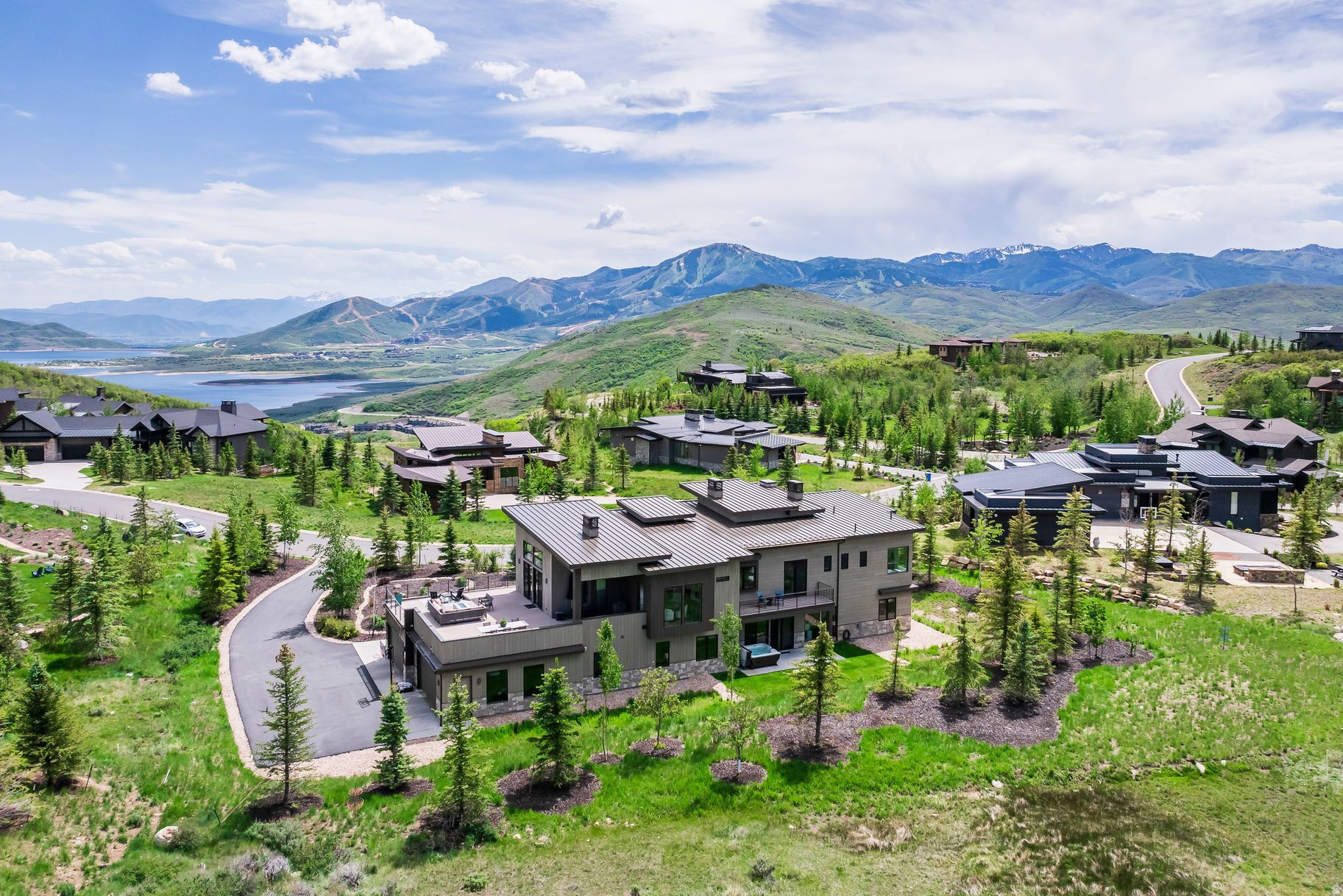 DEER VISTA - Residential