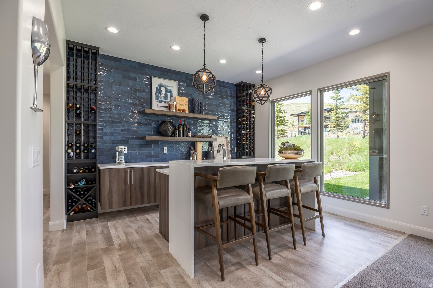 DEER VISTA - Residential