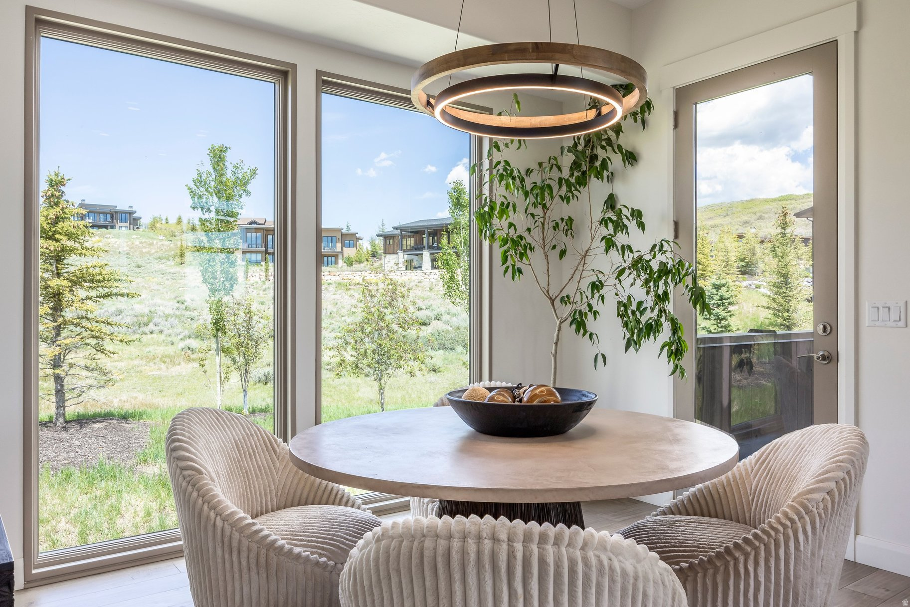 DEER VISTA - Residential