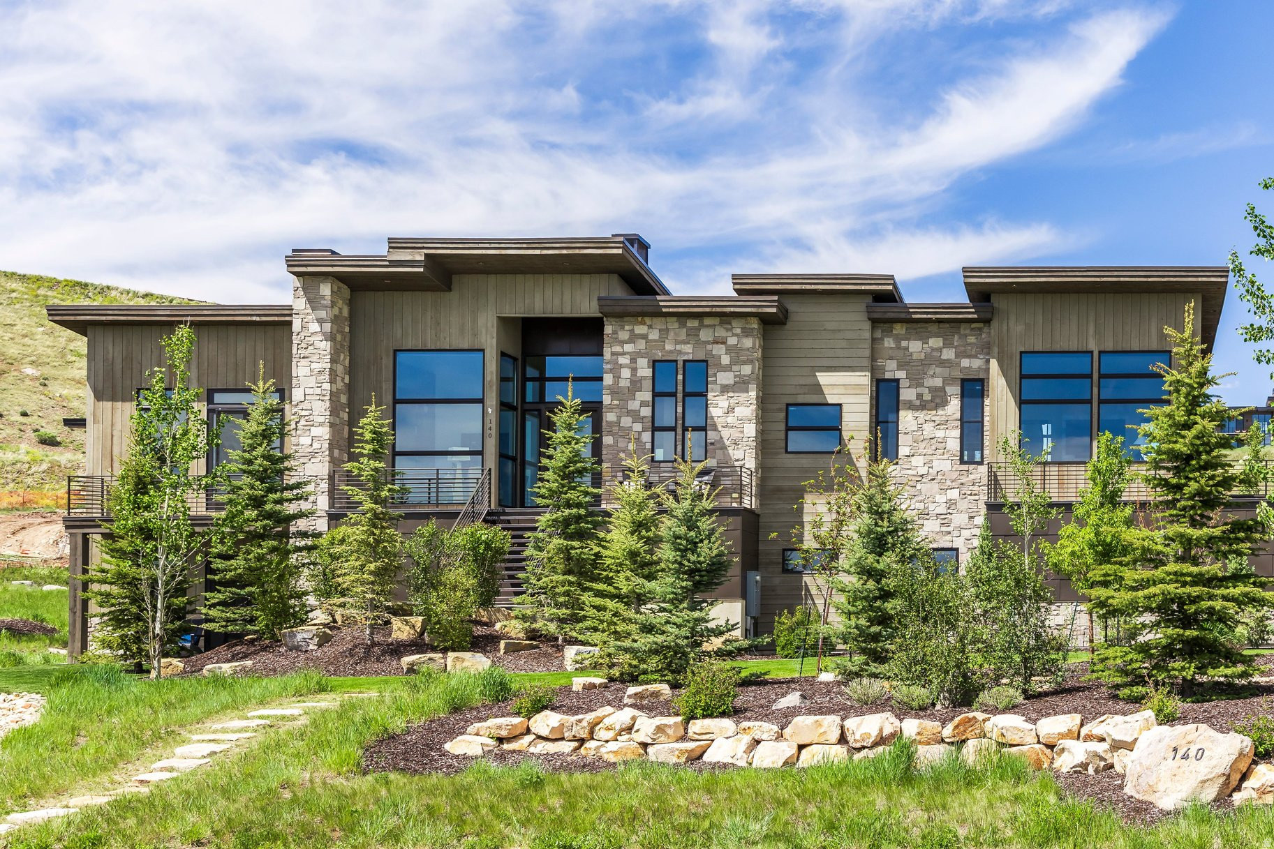 DEER VISTA - Residential