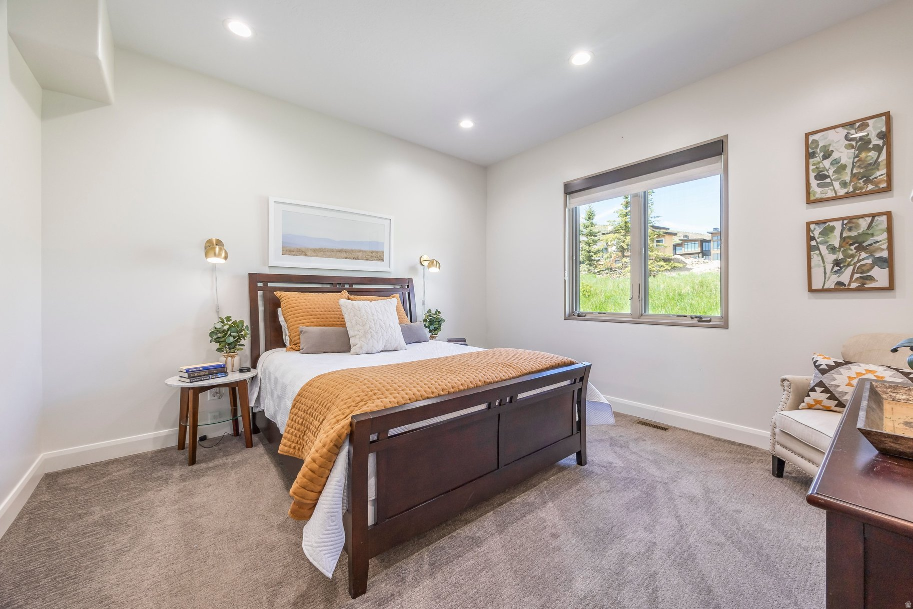 DEER VISTA - Residential