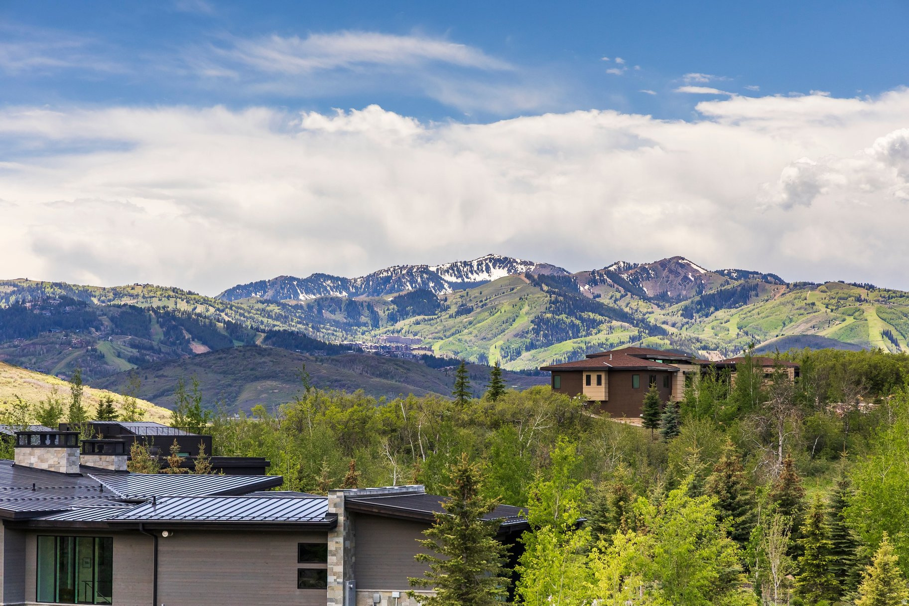 DEER VISTA - Residential