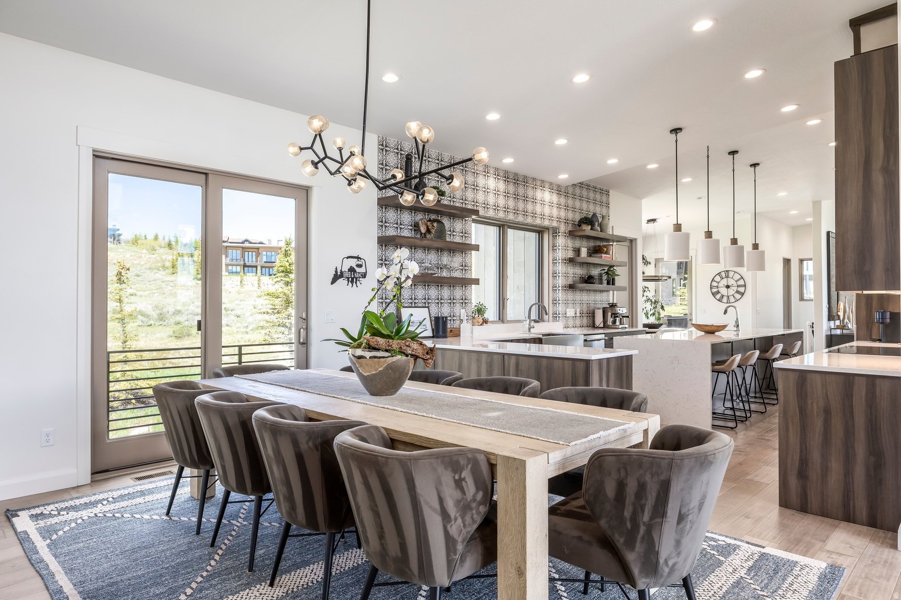 DEER VISTA - Residential