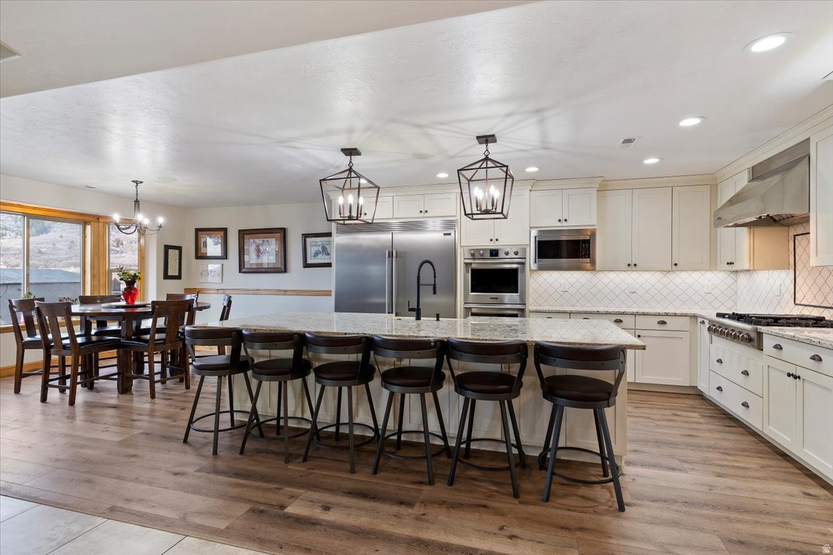 WILLOW CREEK - Residential
