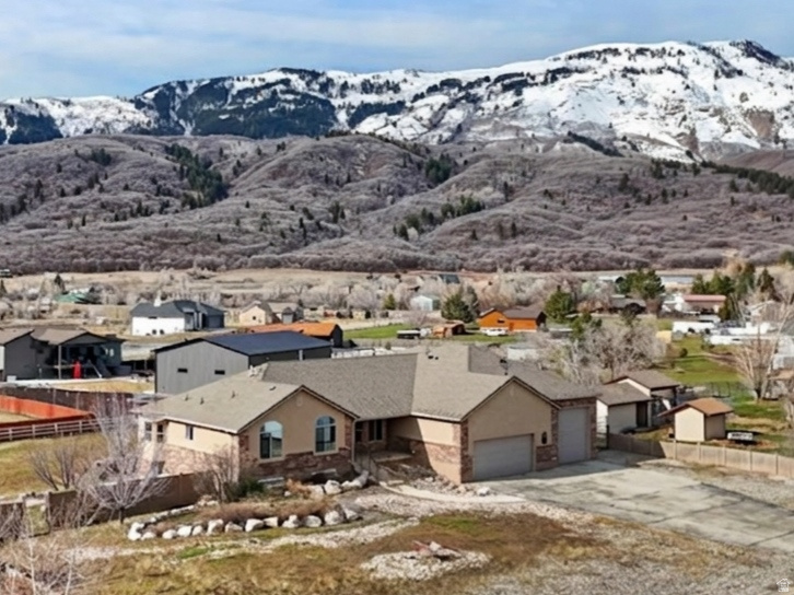 WILLOW CREEK - Residential