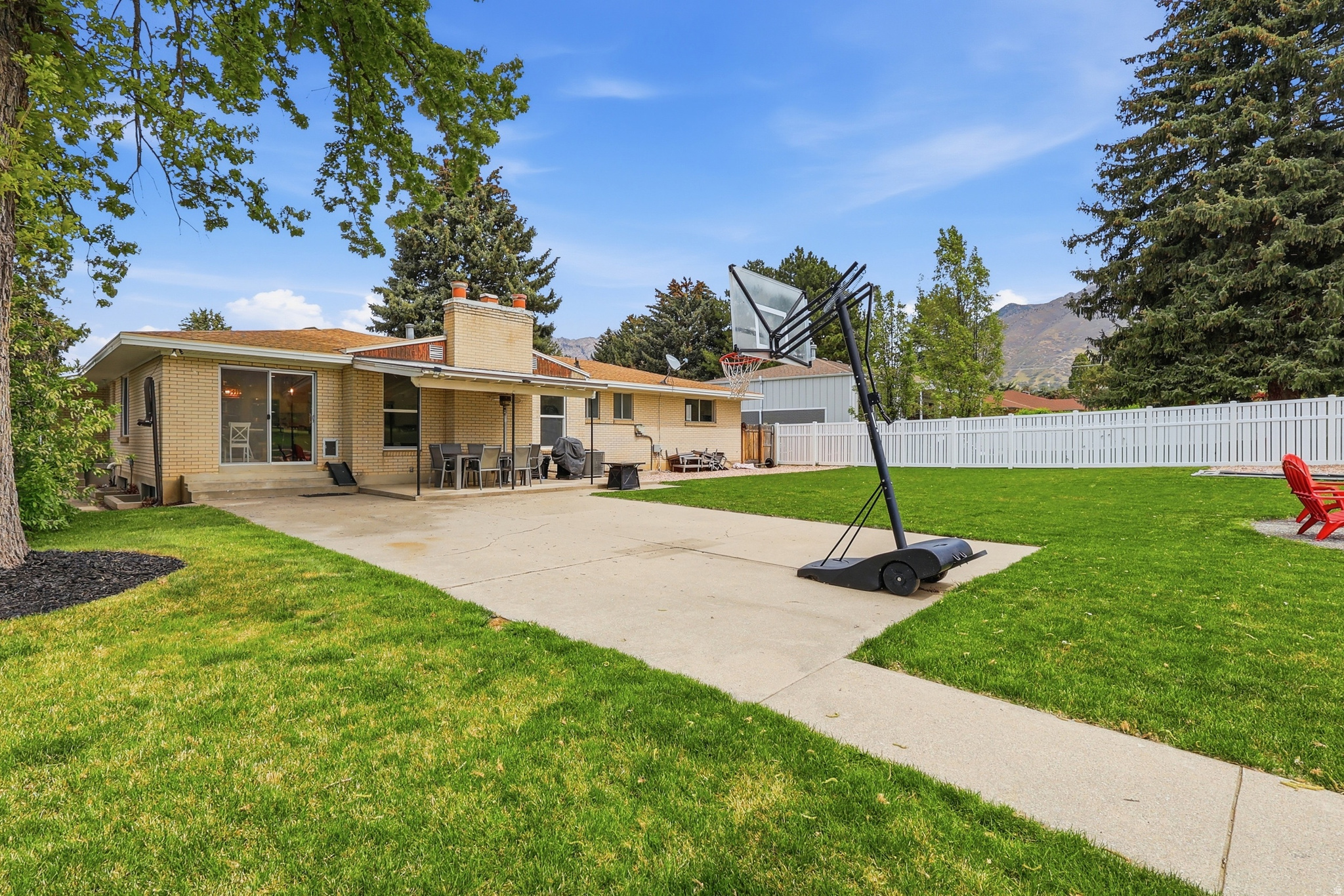 WILLOW CREEK - Residential