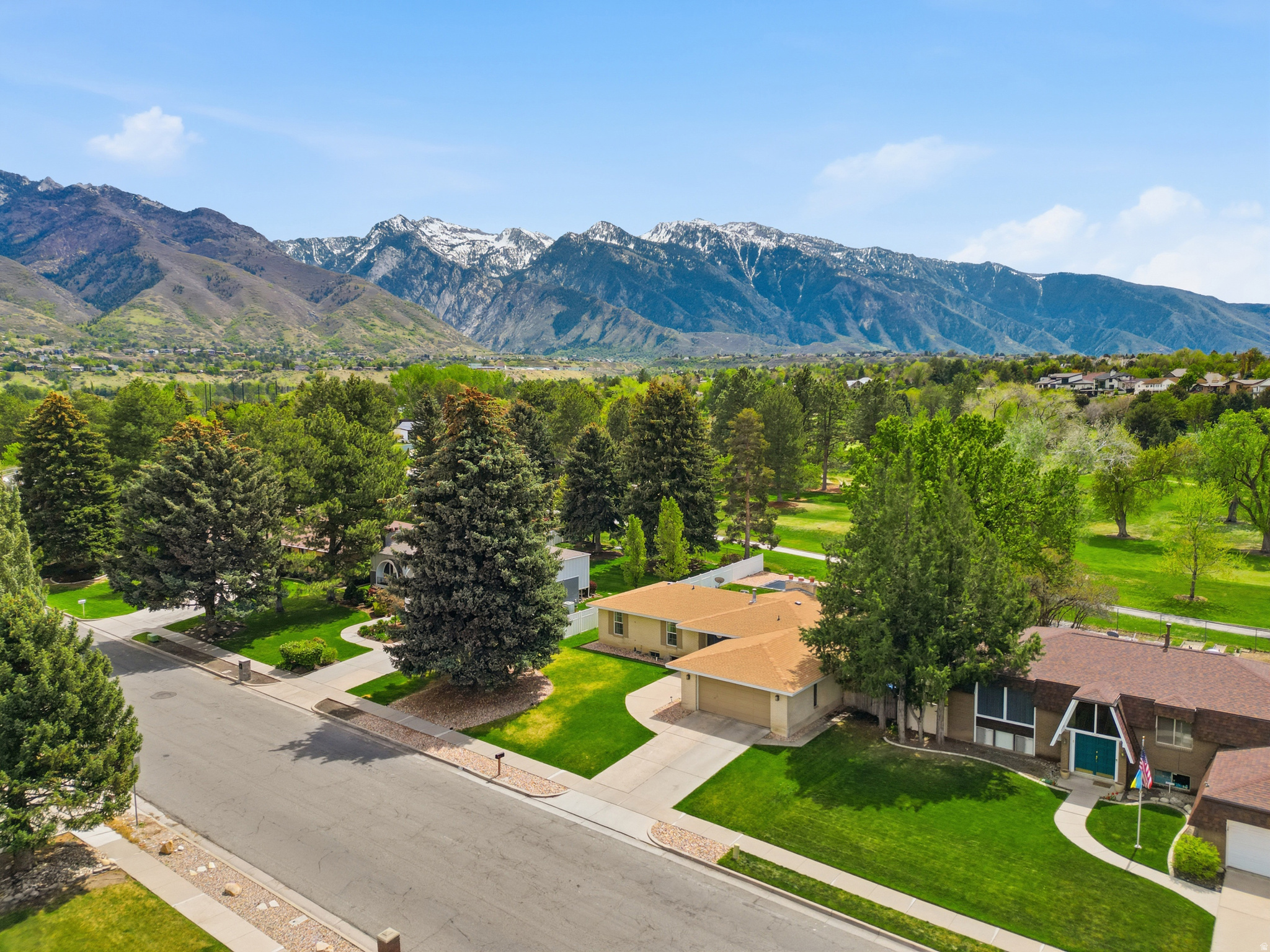 WILLOW CREEK - Residential