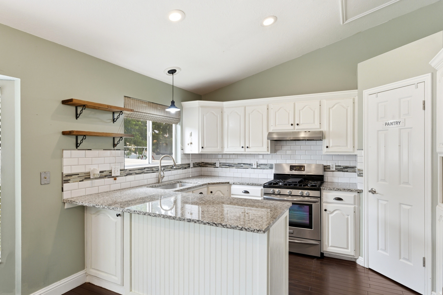 CREEKSIDE - Residential