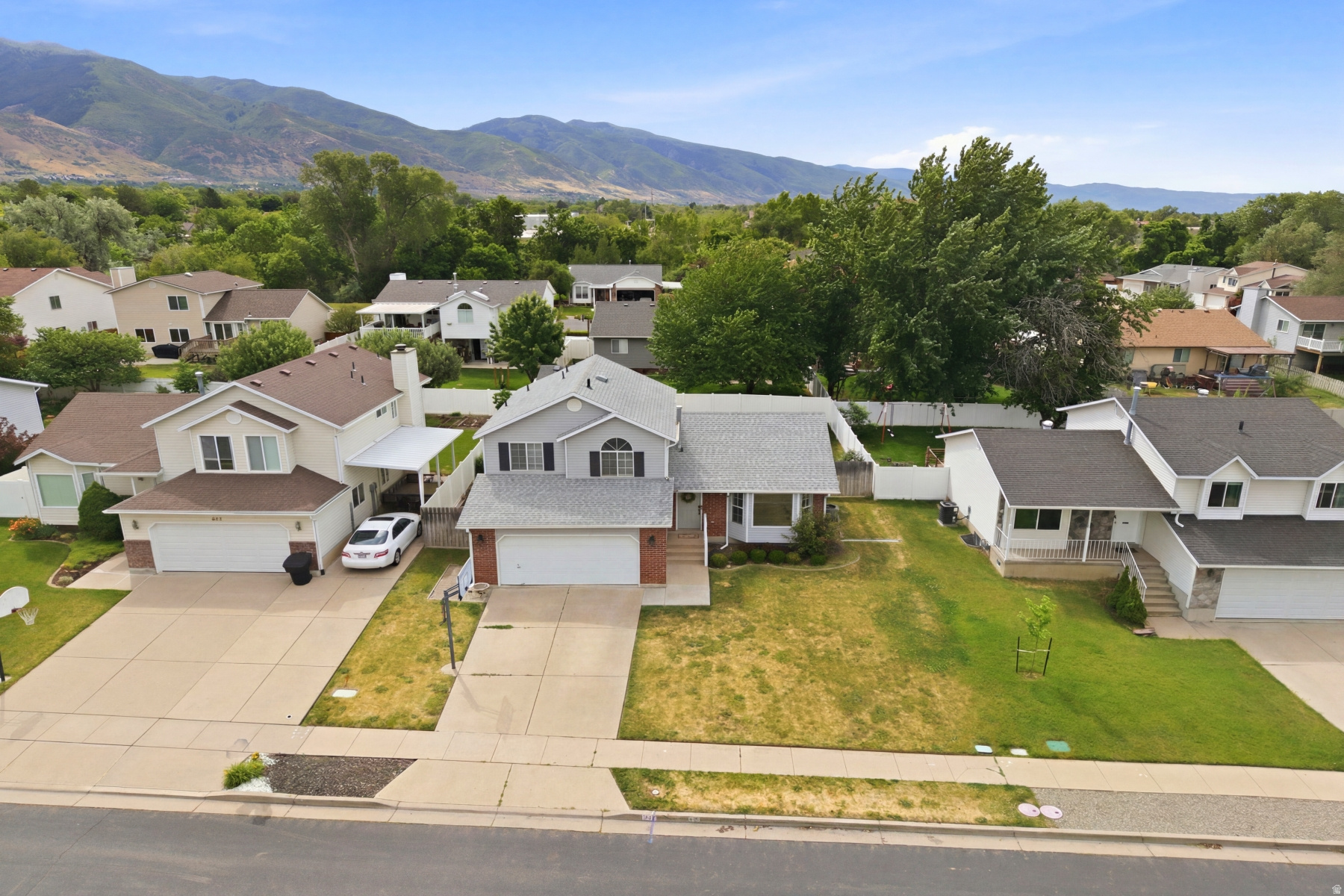 CREEKSIDE - Residential
