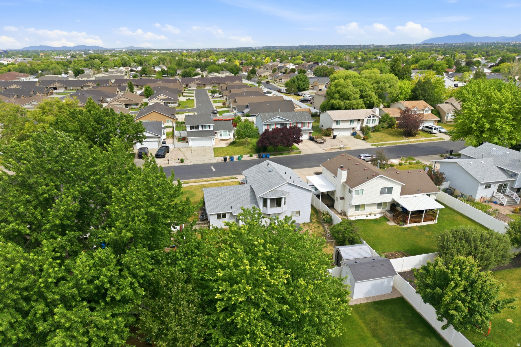 CREEKSIDE - Residential