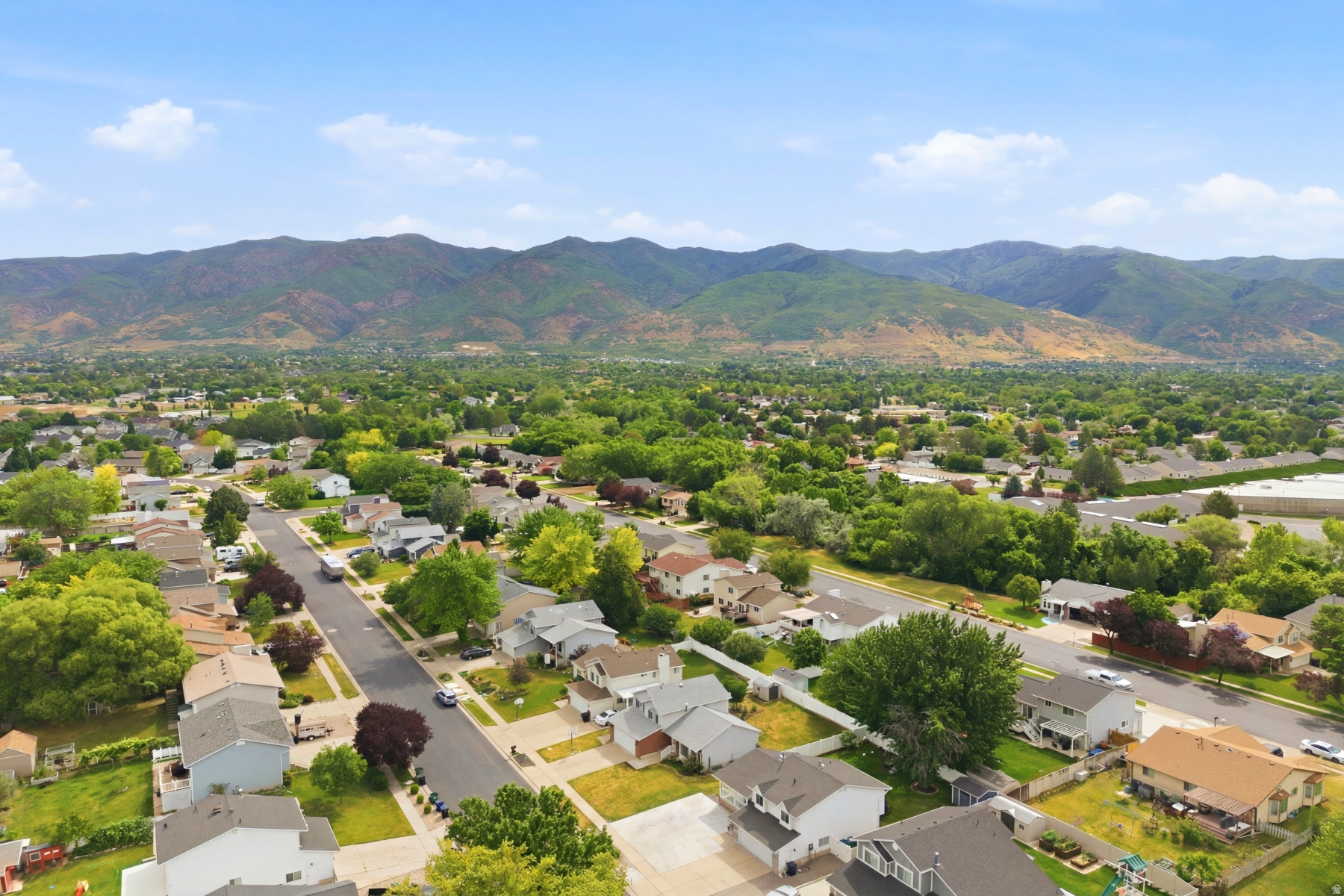 CREEKSIDE - Residential