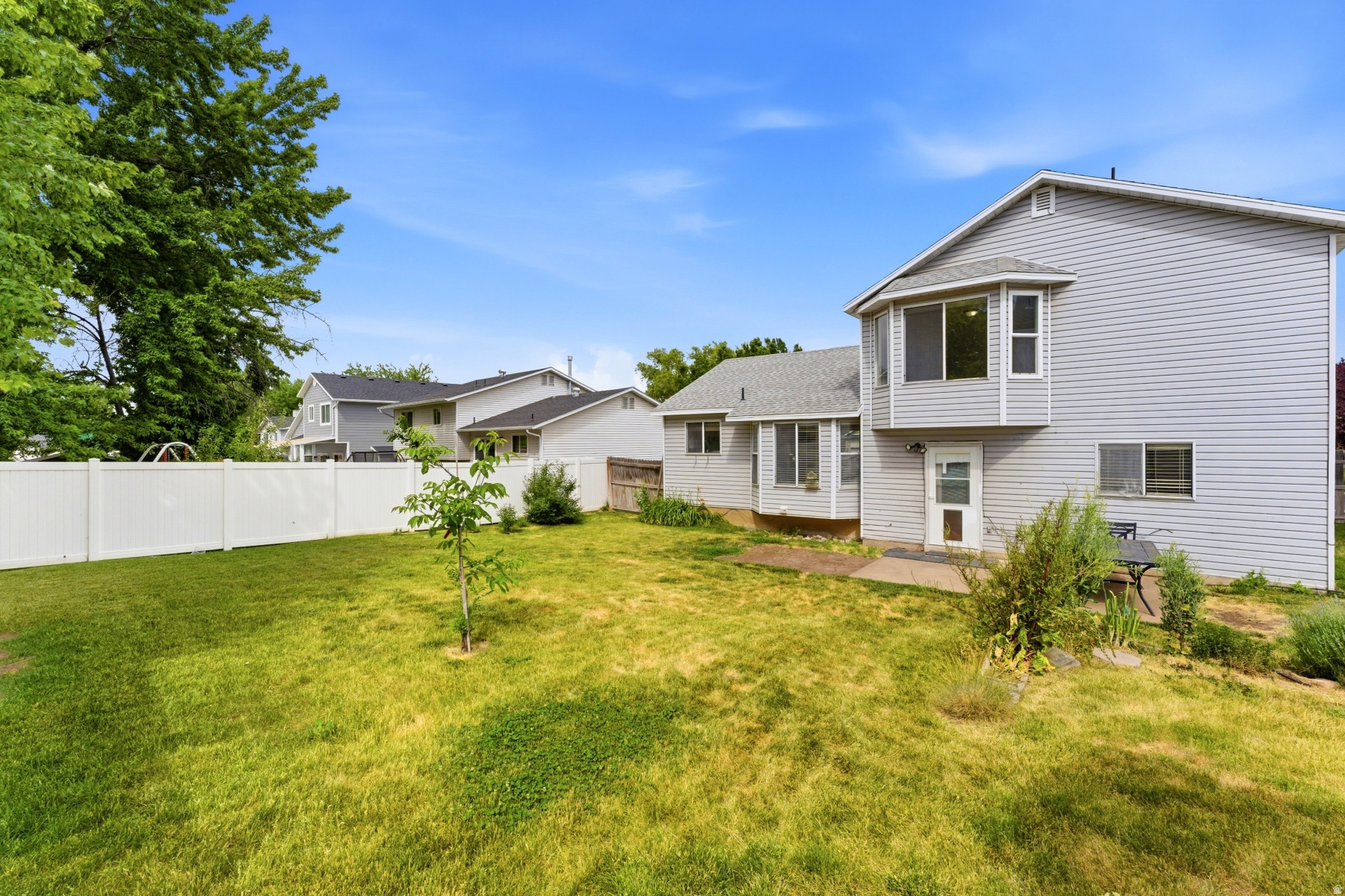 CREEKSIDE - Residential