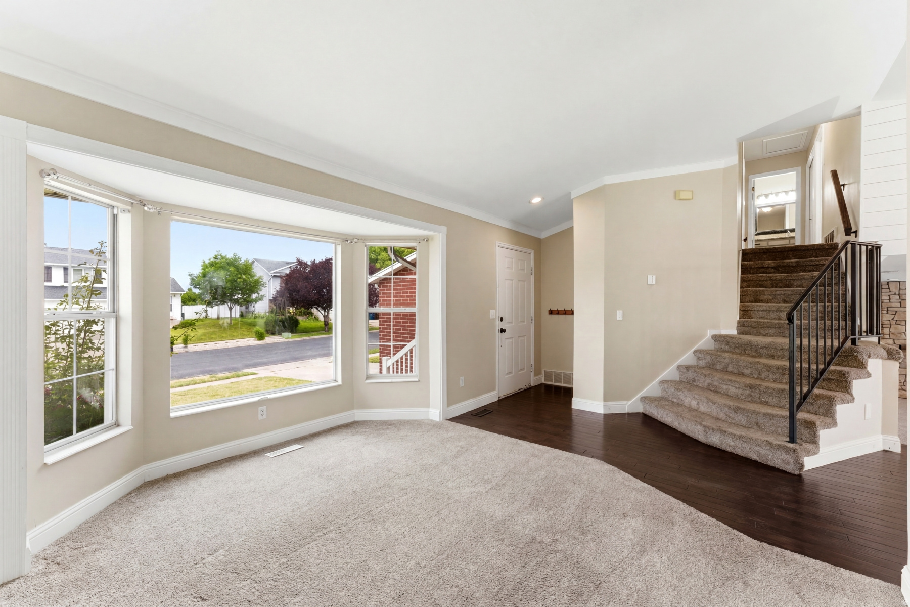 CREEKSIDE - Residential