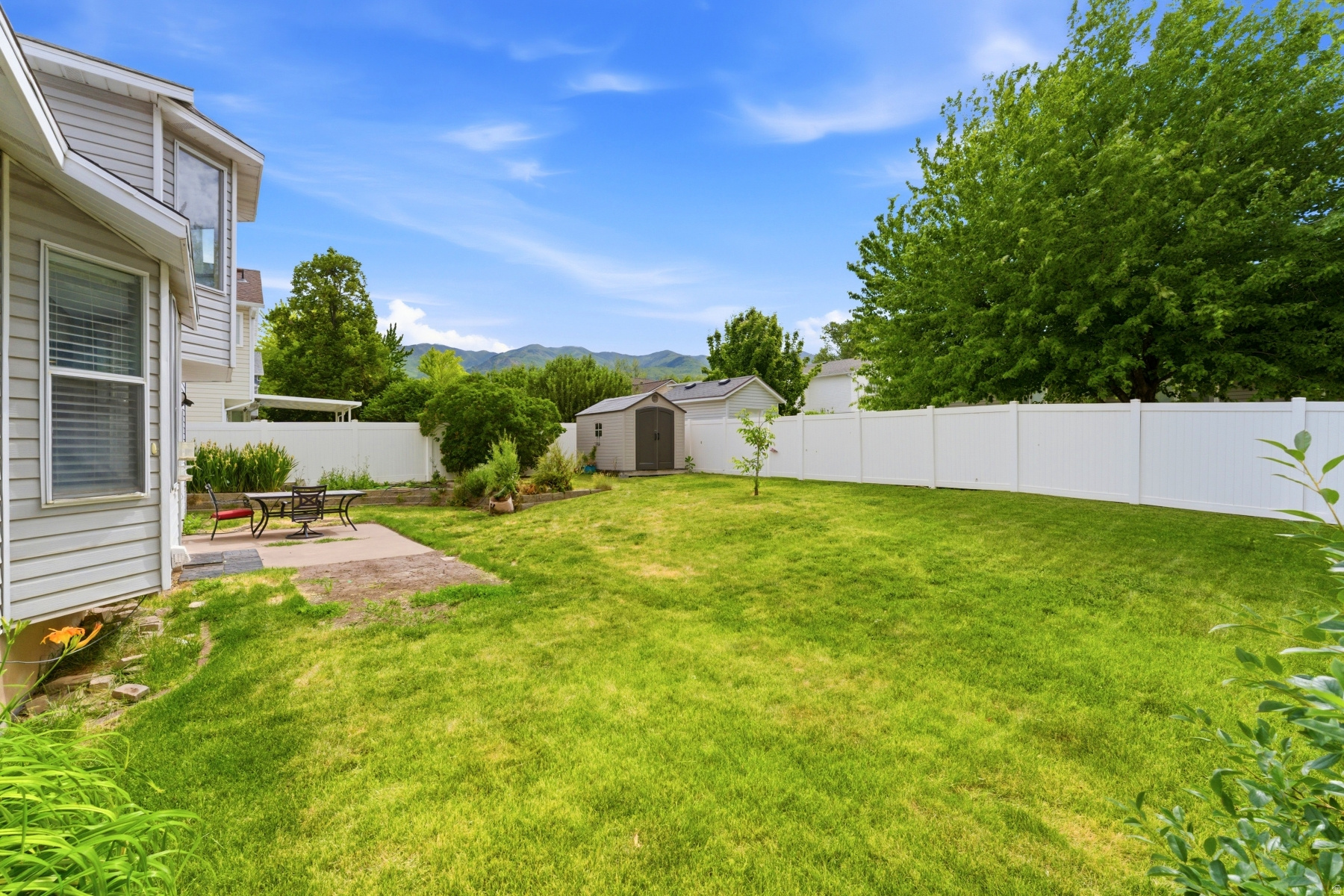 CREEKSIDE - Residential