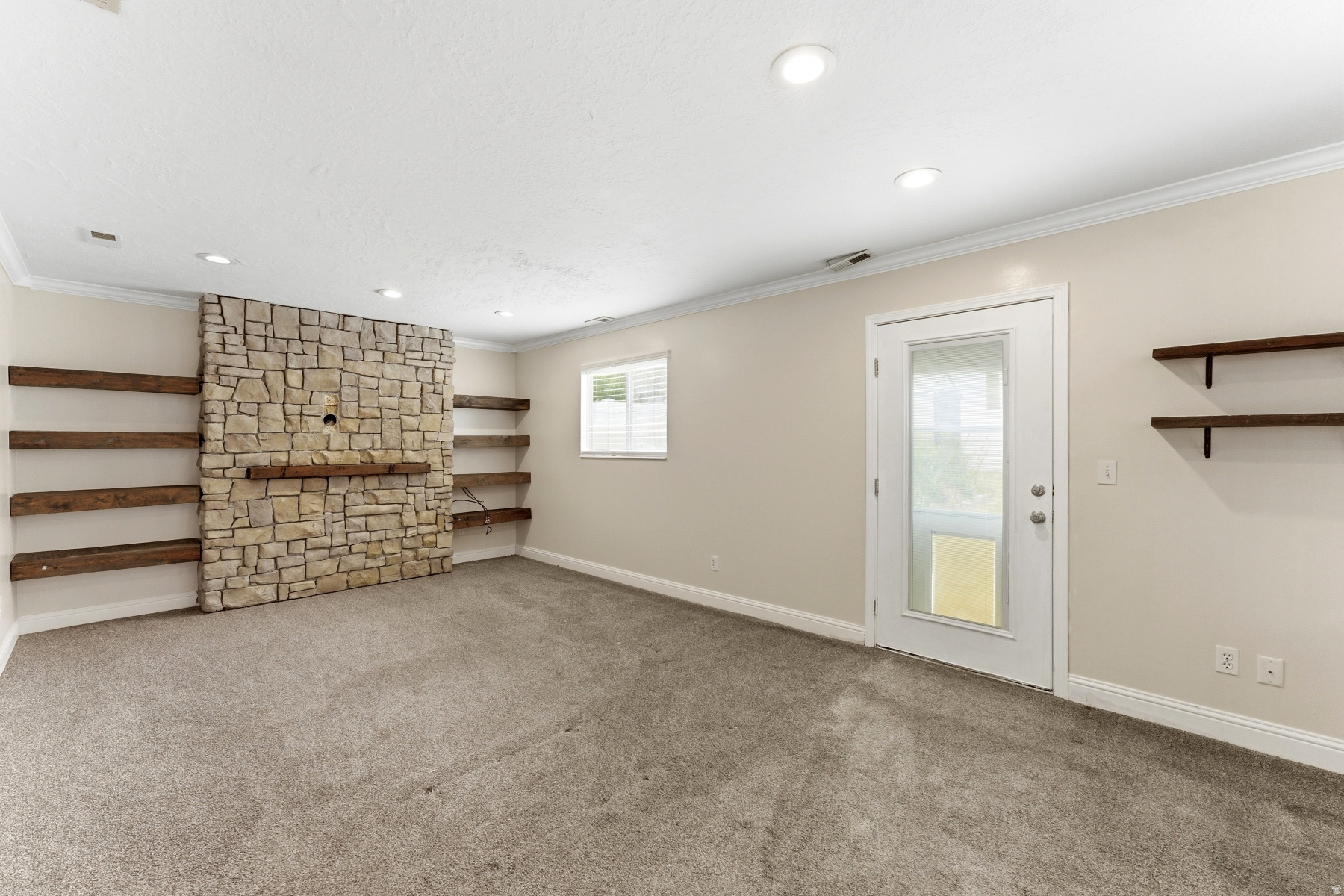CREEKSIDE - Residential