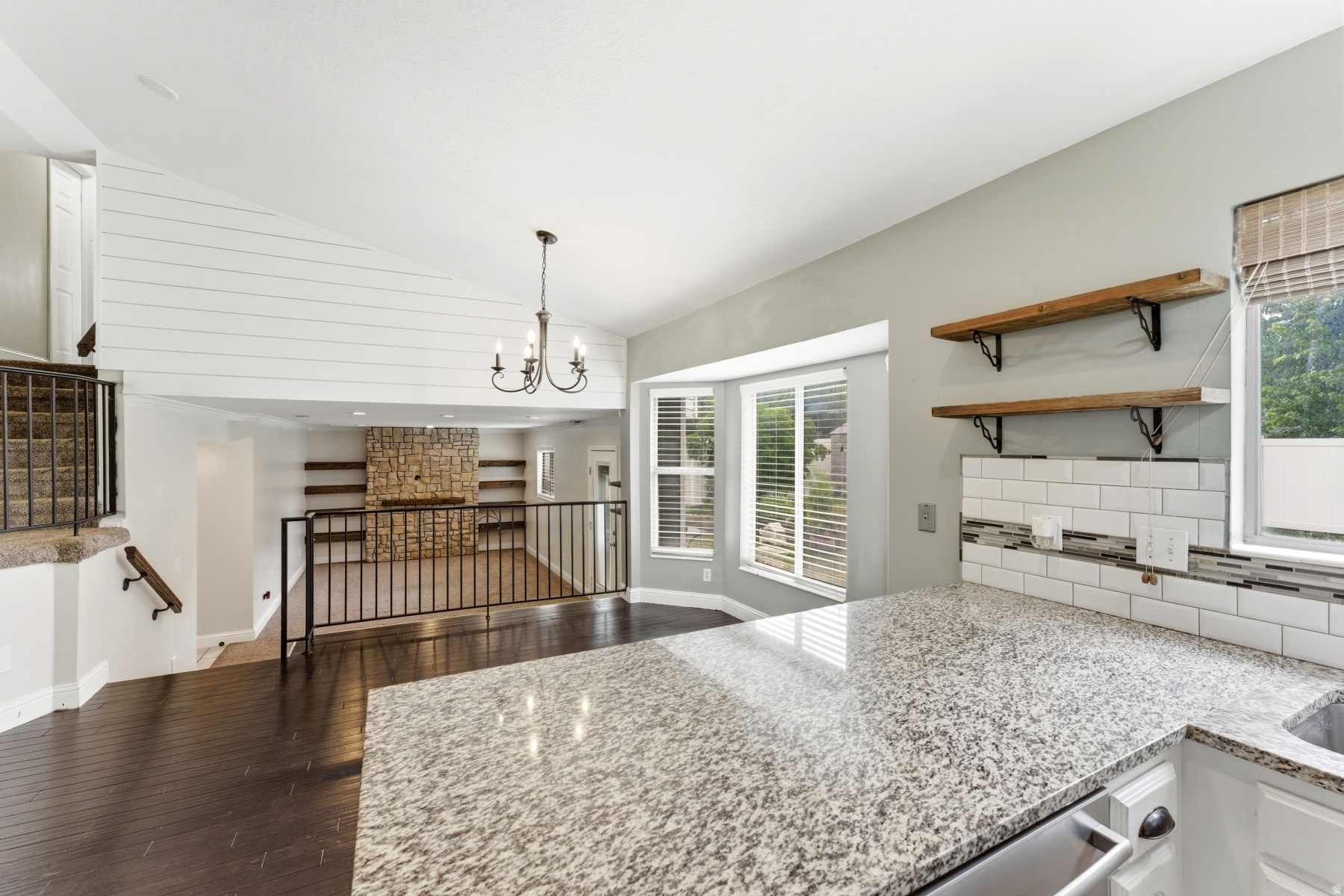CREEKSIDE - Residential