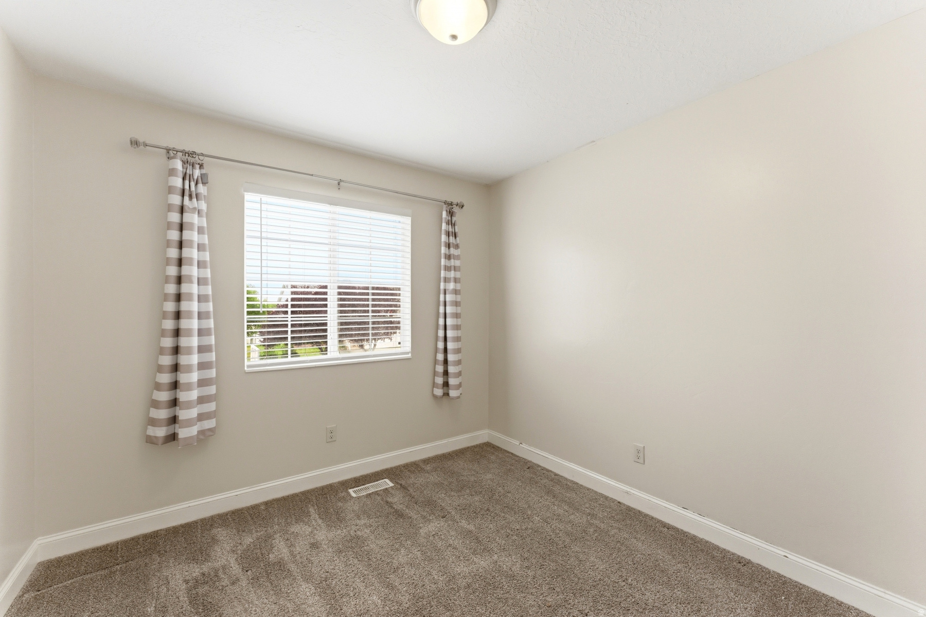 CREEKSIDE - Residential