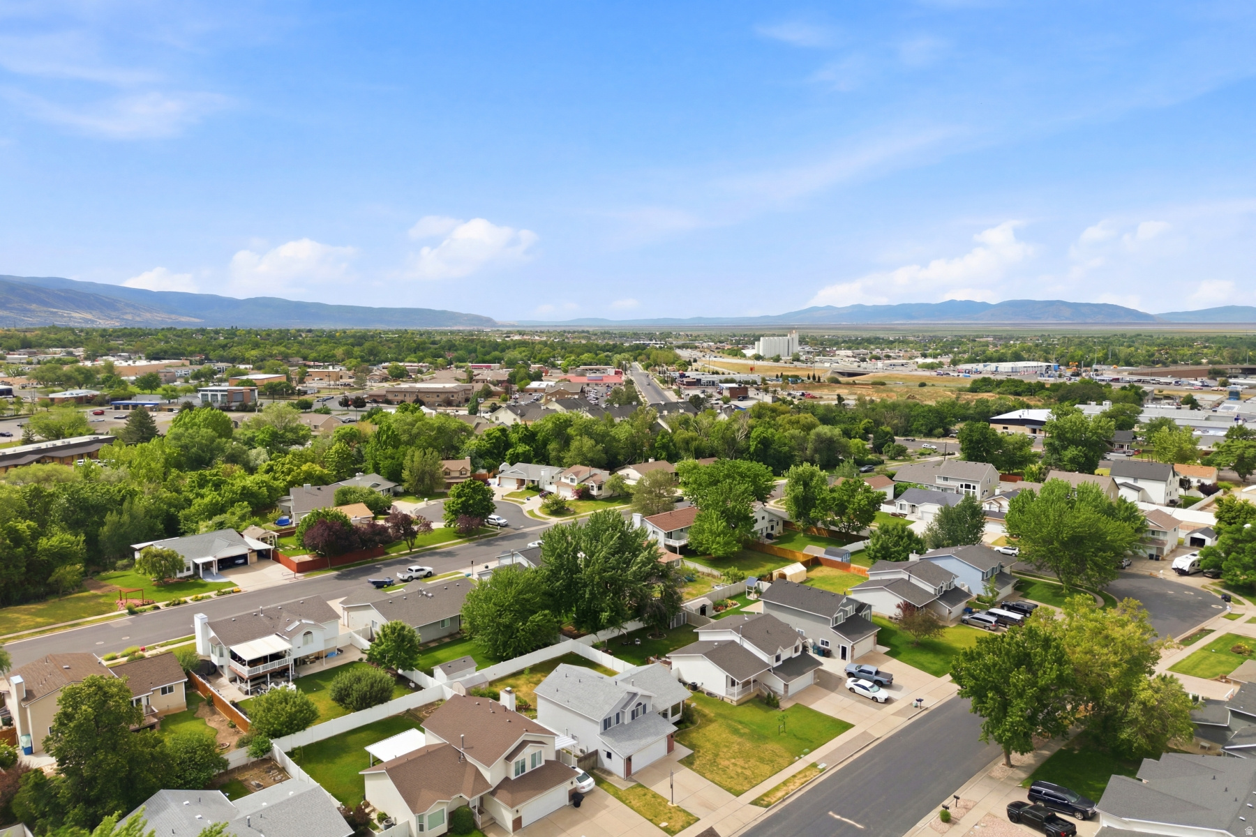 CREEKSIDE - Residential