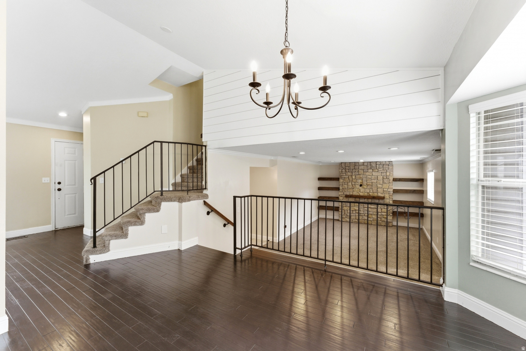 CREEKSIDE - Residential