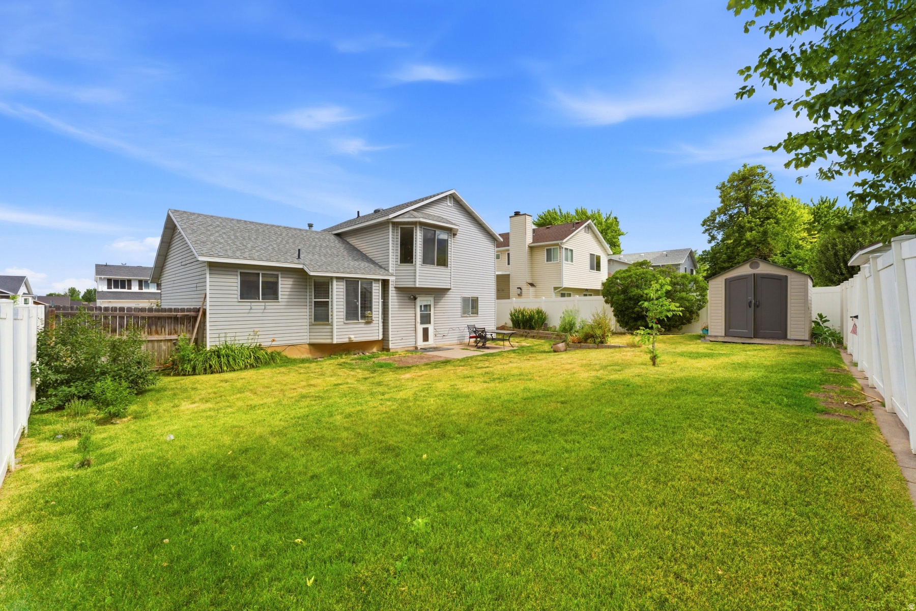 CREEKSIDE - Residential