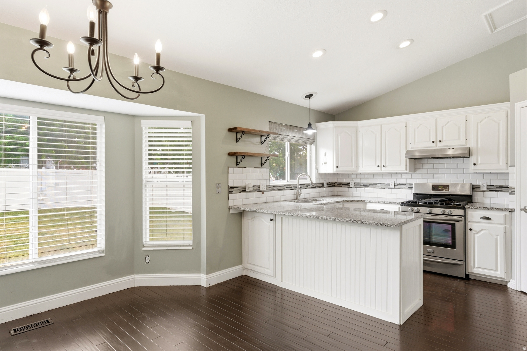 CREEKSIDE - Residential