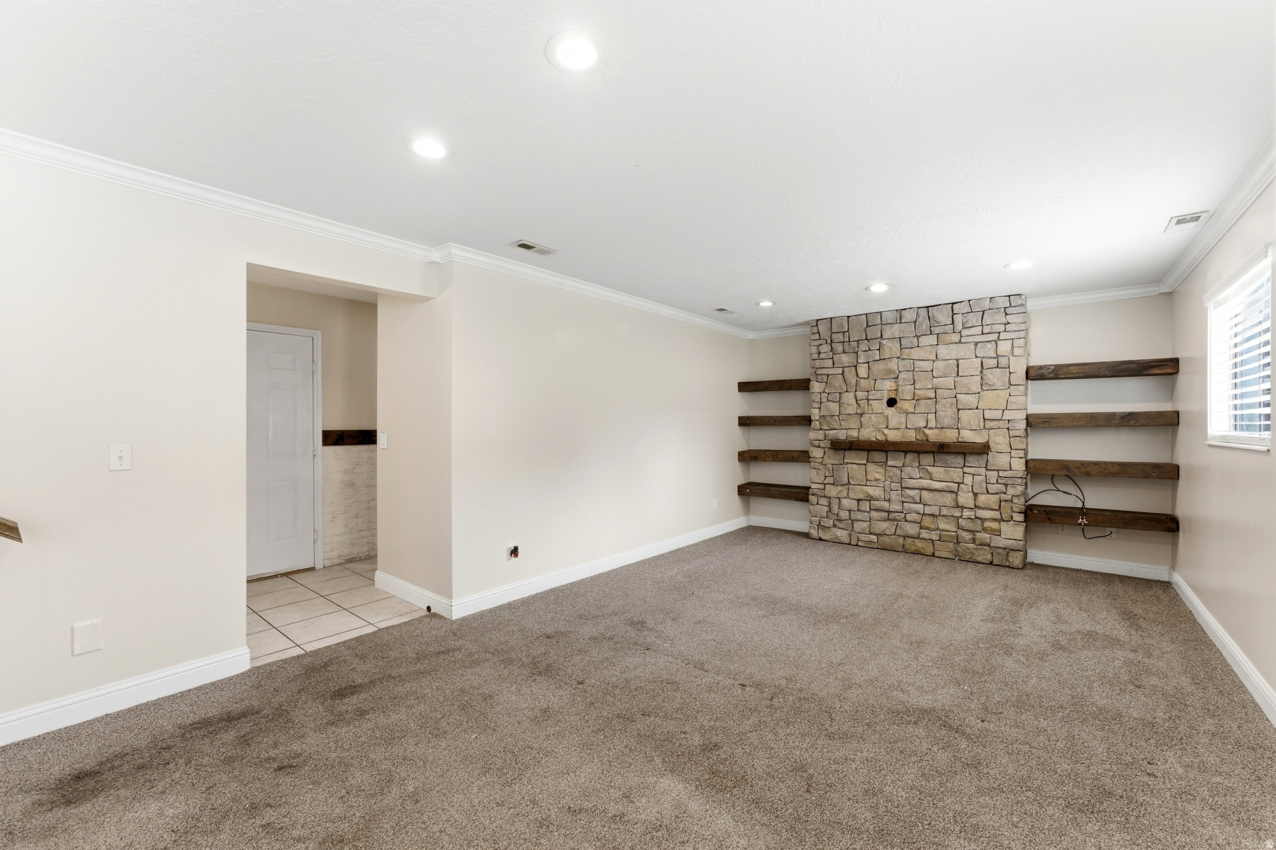 CREEKSIDE - Residential