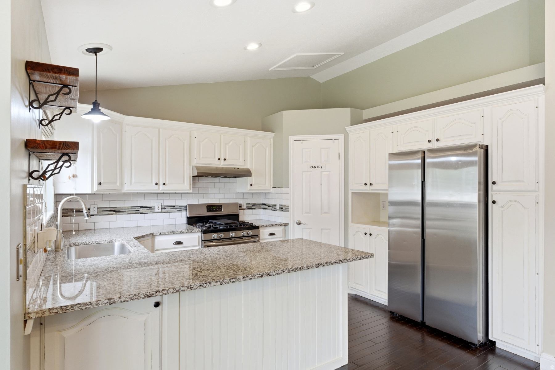 CREEKSIDE - Residential