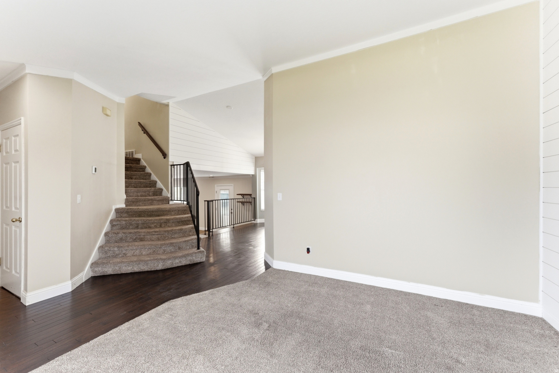 CREEKSIDE - Residential
