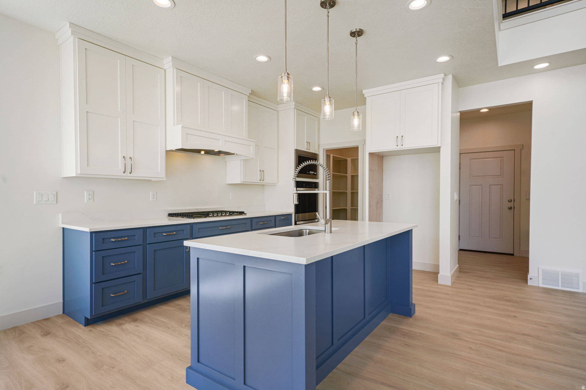 DAVIS FARMS - Residential